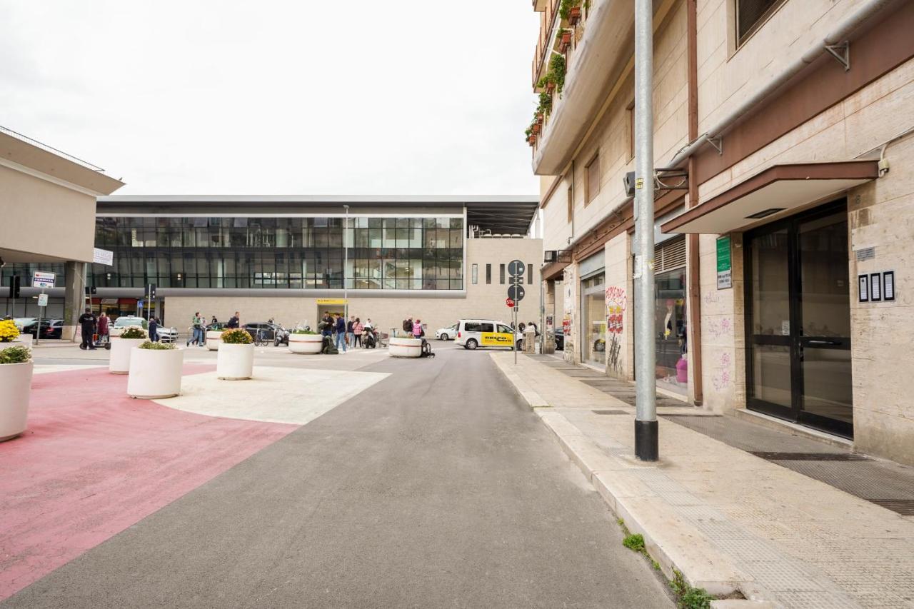 Mediterranea Apartment- Central Station - Free Wifi&Netflix Bari Extérieur photo